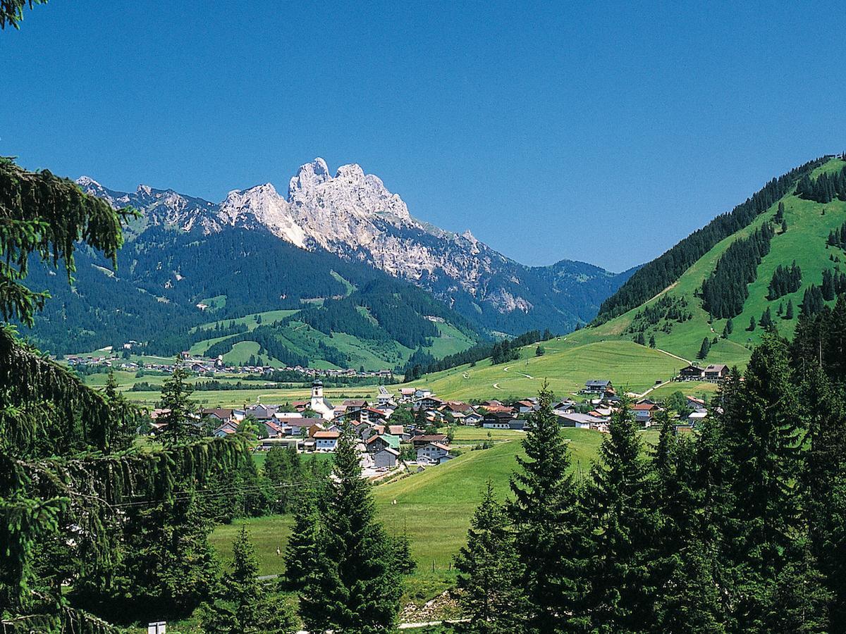 Camping Alpenwelt Hotel Tannheim Exterior photo